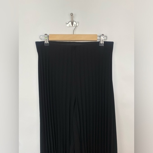 Zara Women Finely pleated palazzo trousers 9479/277/800 Medium Black - Picture 3 of 9